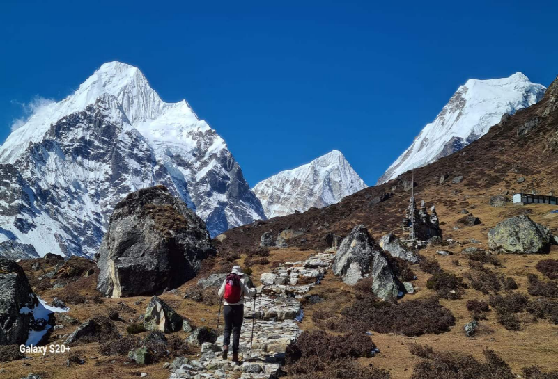 Makalu Base Camp Autumn Season